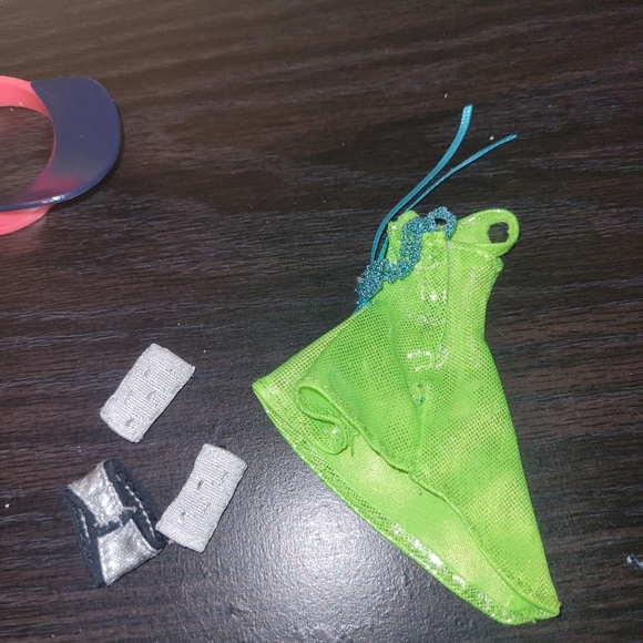 Bratz Acessories And Winx Dress Lot - Picture 5 of 6